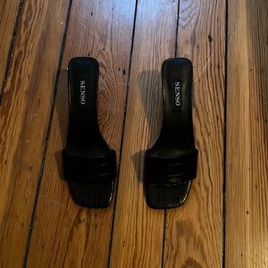 Senso black leather (crocodile effect) mules (high heel), basically new